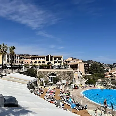 Complexe Cap Esterel Village ,vue Avec Parking *