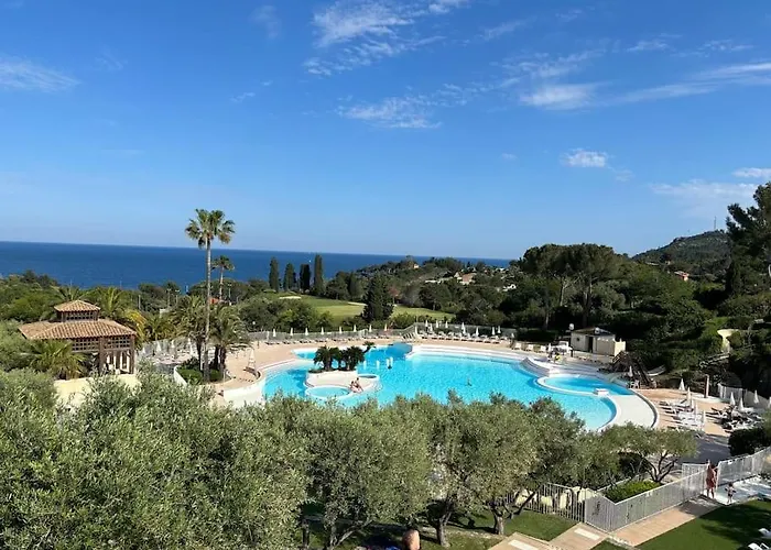 Complexe Cap Esterel Village ,vue Avec Parking Apartment Saint-Raphael (Var)